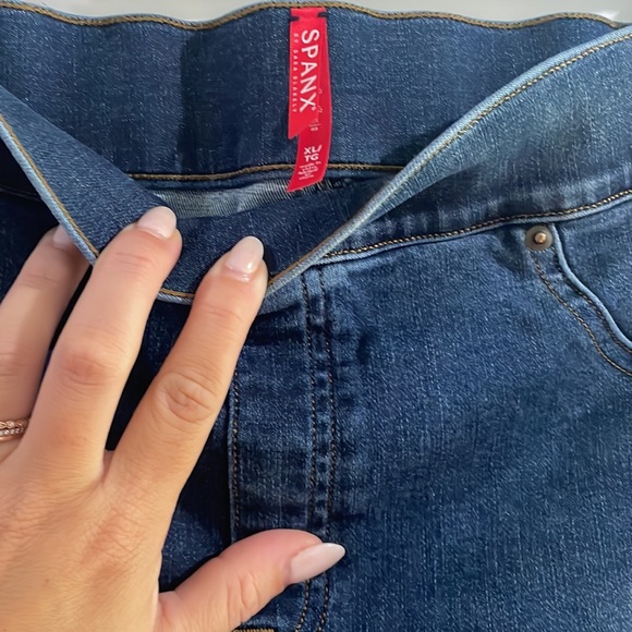 SPANX denim blue jeans - Picture 2 of 3